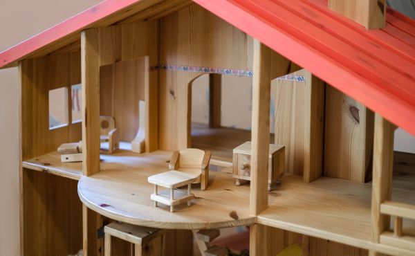 Doll House Assembly in Bothell